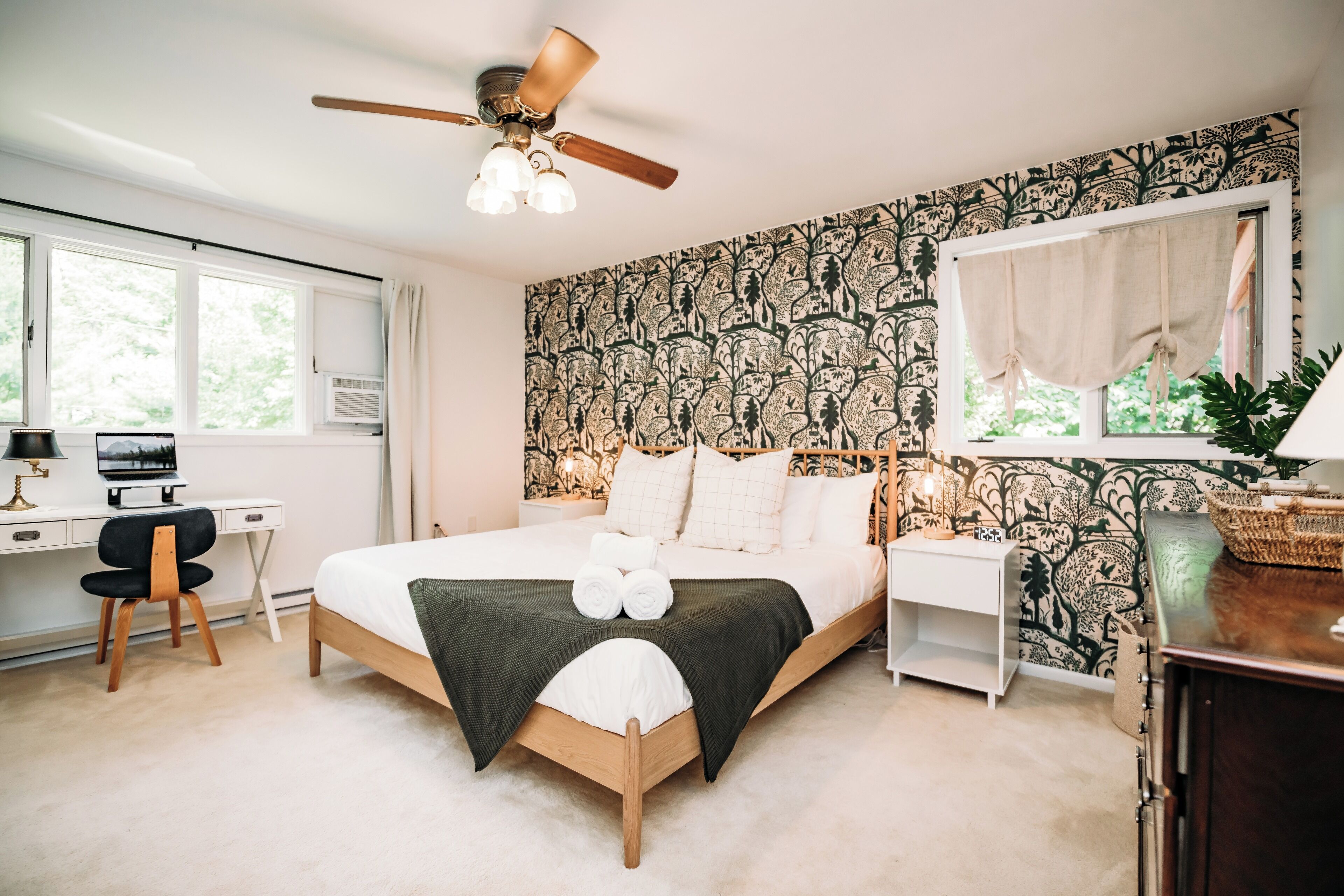 6 bedrooms, in-room safe, desk, iron/ironing board