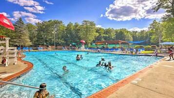 Piscine couverte, piscine extérieure