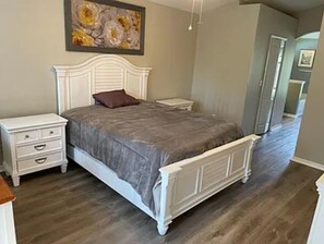 4 Schlafzimmer, Bügeleisen/Bügelbrett, WLAN, Bettwäsche