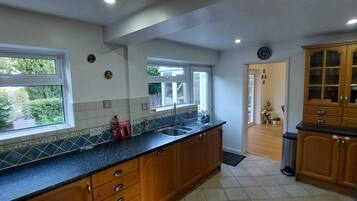 House | Private kitchen | Fridge, microwave, oven, stovetop