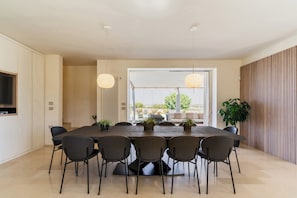 Villa | Matsal