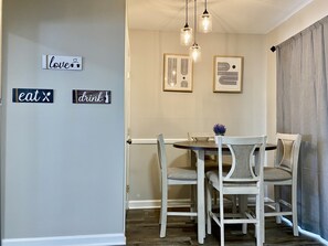 Dining - Modern Townhome w/ Balcony • Walk to FUSE Stadium (Gastonia)