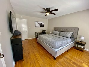 2 bedrooms, iron/ironing board, WiFi, bed sheets - Modern Townhome w/ Balcony • Walk to FUSE Stadium (Gastonia)