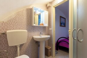 Apartment | Bathroom