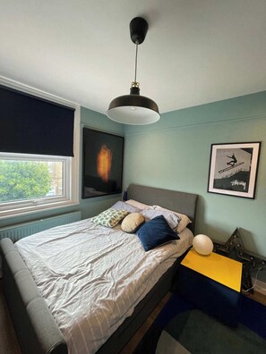 Basic Apartment, Multiple Beds