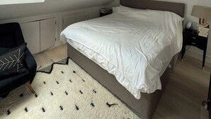 3 chambres, espace de travail pour ordinateur portable, draps fournis