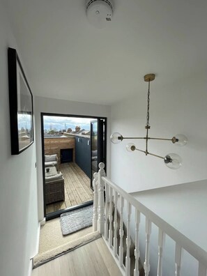 Interior - Gorgeous 3 Bedroom Flat With Private Terrace - Harlesden! (London)