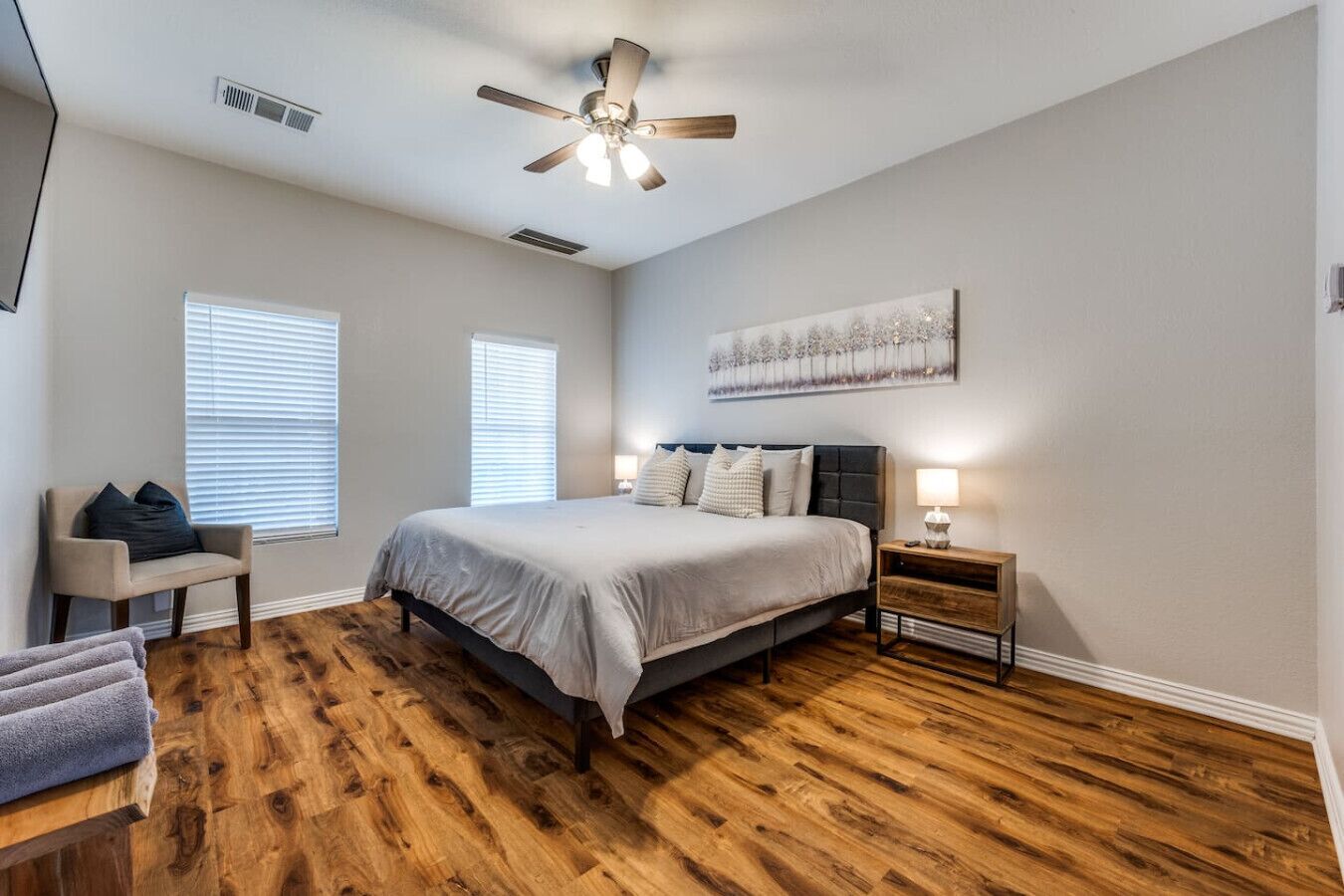 6 quartos, ferros/tábuas de passar roupa, Wi-Fi, roupa de cama