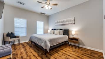 6 quartos, ferros/tábuas de passar roupa, Wi-Fi, roupa de cama