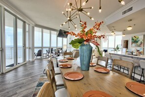 Dining - Beachfront Penthouse-Style Panoramic View-Sleep 20 (Gulf Shores)