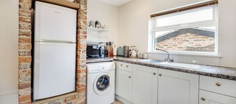 Pass the Keys | Cosy Countryside Cottage