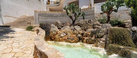 Piscina externa sazonal