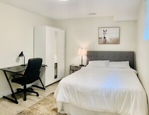 3 Schlafzimmer, Zimmersafe, Schreibtisch, WLAN