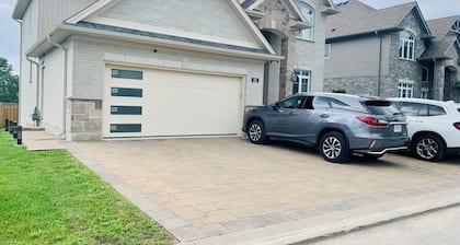 Luxe 3-bedroom unit in North London, close to Masonville and Western University