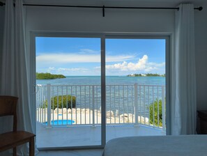 4 Schlafzimmer, Schreibtisch, Bügeleisen/Bügelbrett, Reisekinderbett