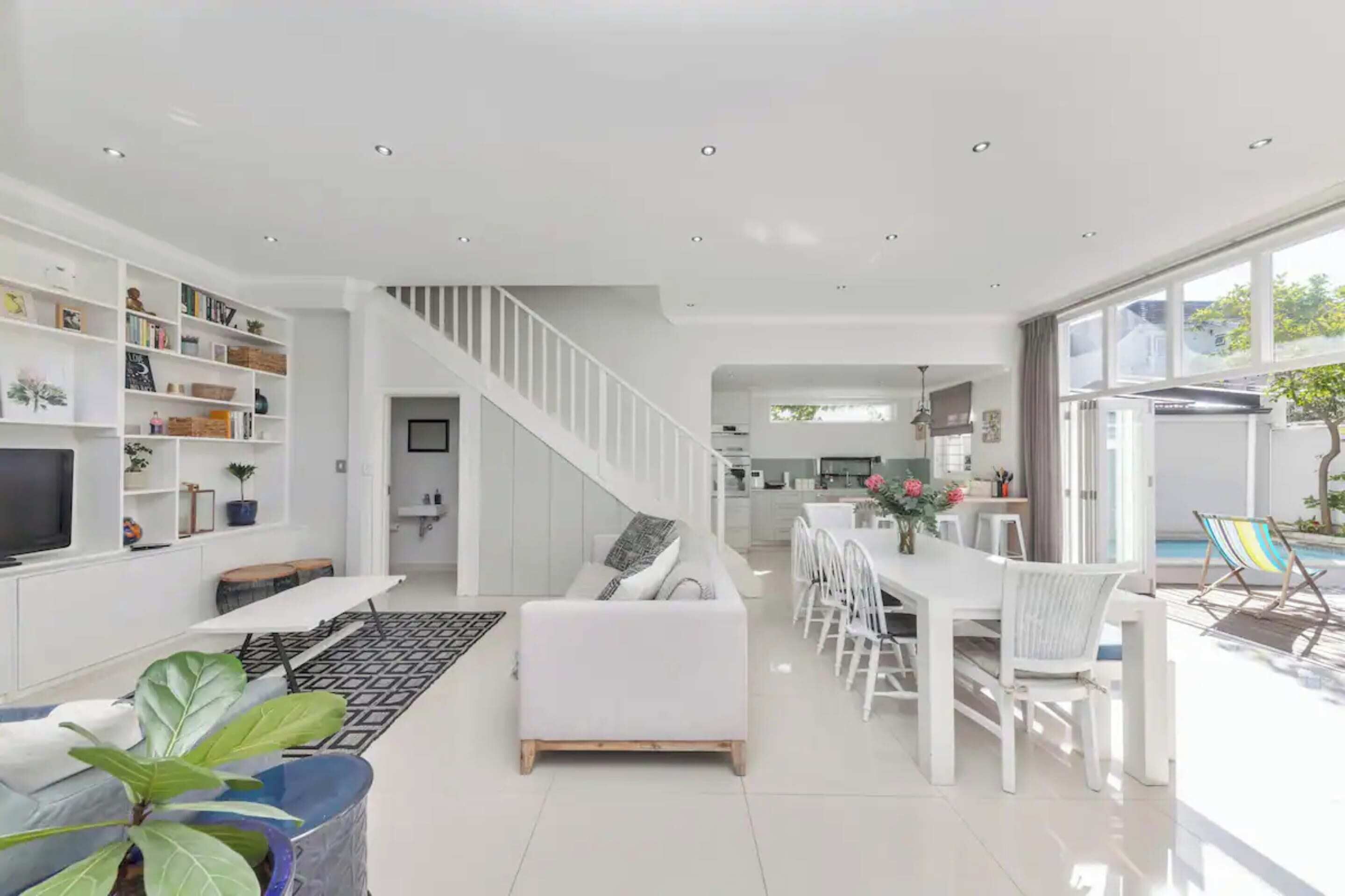 Basic House, Multiple Beds | Private kitchen | Fridge, microwave, oven, stovetop
