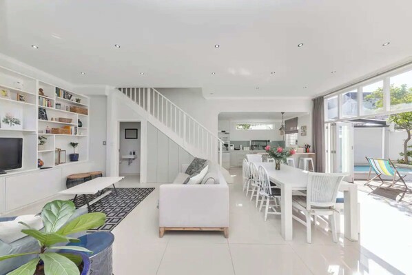 Maison, plusieurs lits | Cuisine privée | Réfrigérateur, micro-ondes, four, plaque de cuisson