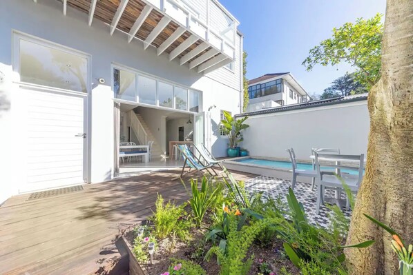 Basic House, Multiple Beds | Pool