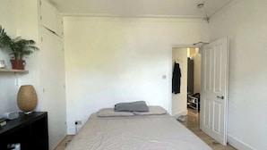 Unclassified image, 2 of 17, button - Cosy & Radiant 2BD Flat - Walworth! (London)