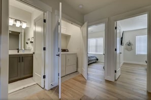 3 chambres, fer et planche Ă repasser, Wi-Fi, draps fournis