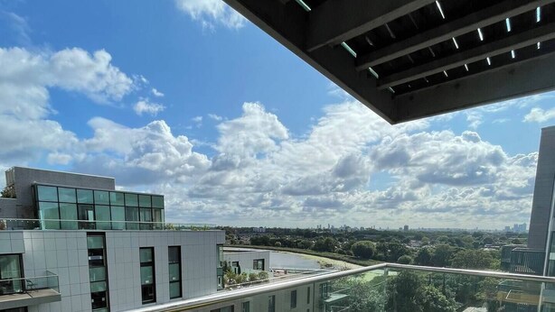 Unclassified image, 1 of 16, button - Bright 2BD Flat W/private Balcony - Manor House! (London)
