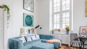Basic Apartment, Multiple Beds | Living area - Luxurious & Chic 2BD Warehouse Flat - Old Street! (London)
