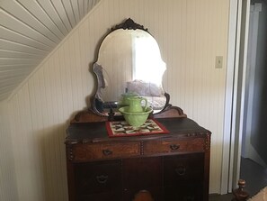 Interior - Mohawk Cottage, keep it simple at this peaceful cottage. Off street parking. (Wildwood)