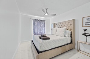 4 bedrooms, iron/ironing board, WiFi, bed sheets