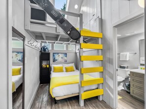 4 bedrooms, desk, iron/ironing board, free WiFi - Hidden Haven at Canyons! Close to Slopes! Clubhouse w/ Pools and Hot Tubs! (Park City)