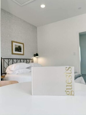 1 dormitorio, tabla de planchar con plancha, wifi gratis y ropa de cama