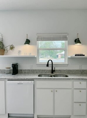 Fridge, microwave, stovetop, dishwasher - Curated studio close to ACU (Abilene)