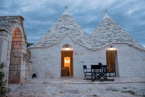 Exterior - Trullo Cinquenoci Suite - Micele - In Itria valley 10 minutes from Alberobello (Locorotondo)