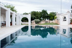Outdoor pool - Trullo Cinquenoci Suite - Micele - In Itria valley 10 minutes from Alberobello (Locorotondo)