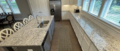 Kochgeschirr/Geschirr/Besteck