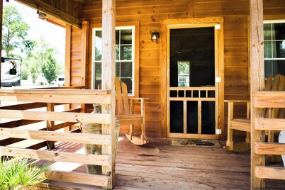 Georgia Golf Cottage with 9-hole course, pool, tennis court, clubhouse and more!