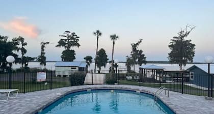 Waterview Efficiency Cottage