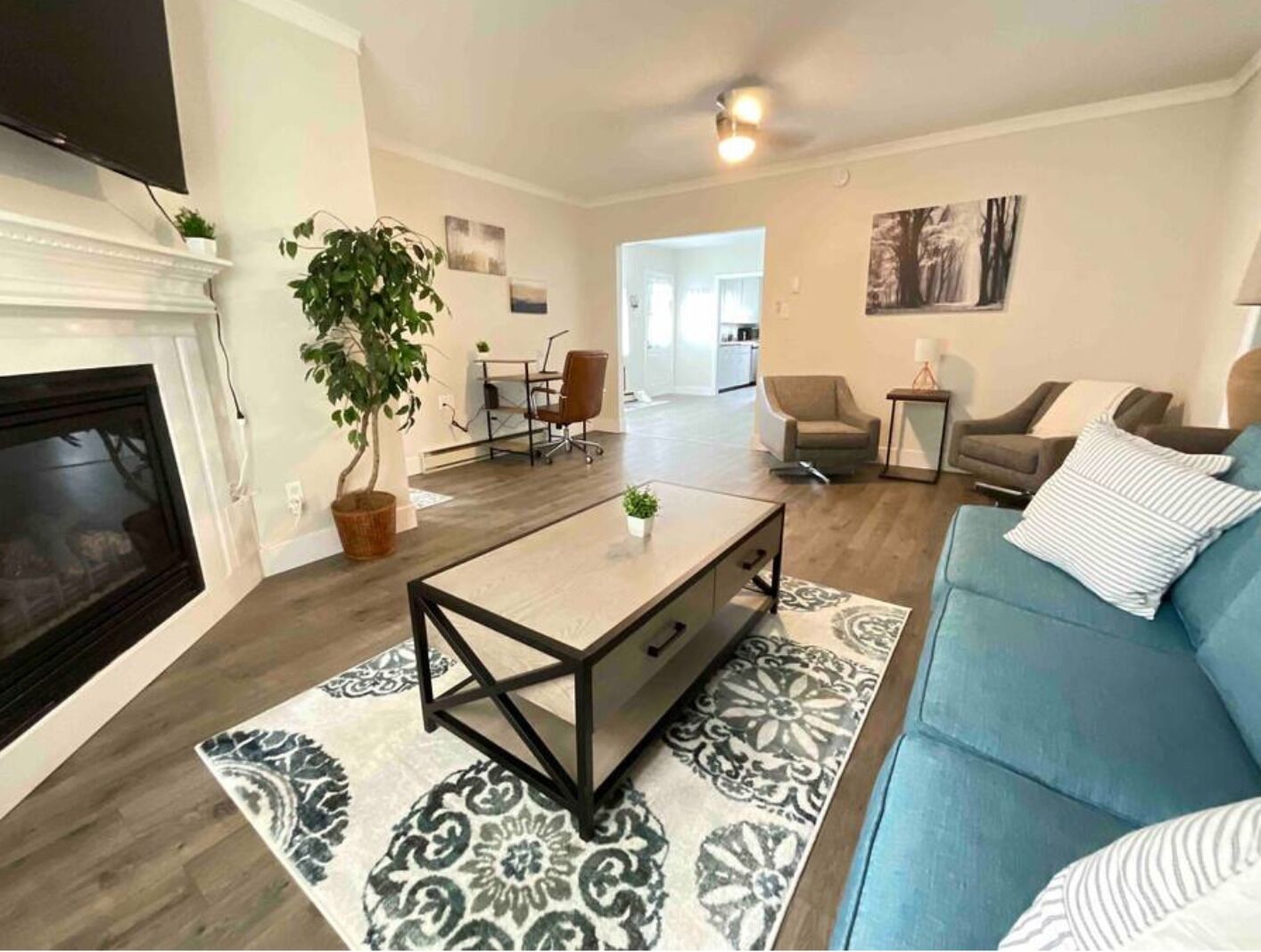 - 3 Bedroom - Mins to Downtown - Pet Friendly -