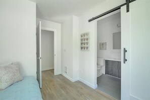 2 soverom, reiseseng for barn og wi-fi