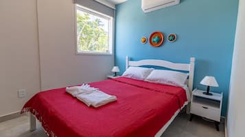 Apartamento | 2 quartos, escrivaninha, Wi-Fi de cortesia, roupa de cama