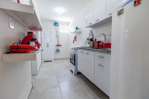 Appartement | Cuisine privée | Table de salle à manger