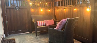 Artist Nest—this space is your sanctuary;NEW & Restful;10min to White Rock Beach