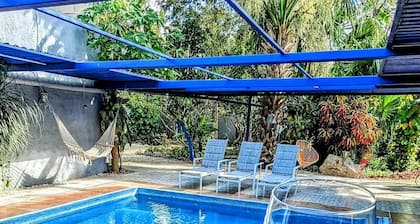 <br>The Blue Eco Lodge- king room 2