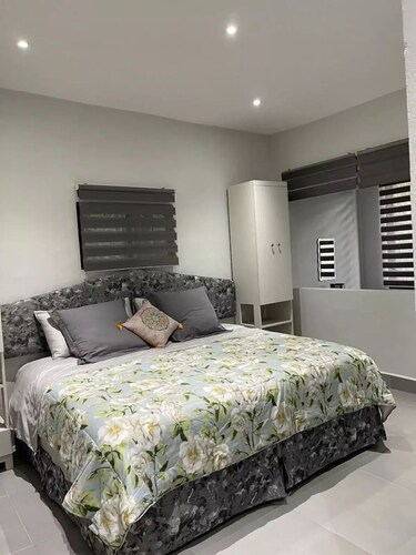 The Blue Eco Lodge- king room 3