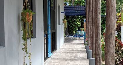 <br>The Blue Eco Lodge- king room 4