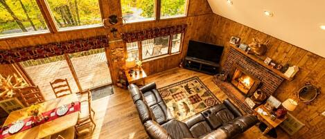 Smart-TV, Kamin, Videospiele