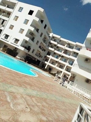 Outdoor pool - Al makramia compound  (Hurghada)
