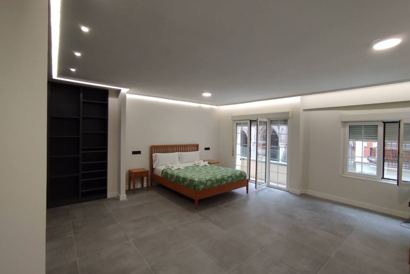 2 slaapkamers, een strijkplank/strijkijzer, gratis wifi, beddengoed