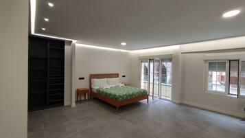 2 slaapkamers, een strijkplank/strijkijzer, gratis wifi, beddengoed