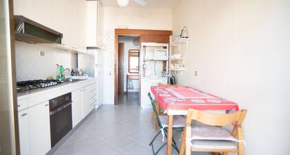 Four steps from the center of Castellana Grotte. Don't waste time. Come.