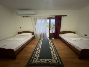 2 室のベッドルーム、アイロン / アイロン台、WiFi、ベッドシーツ